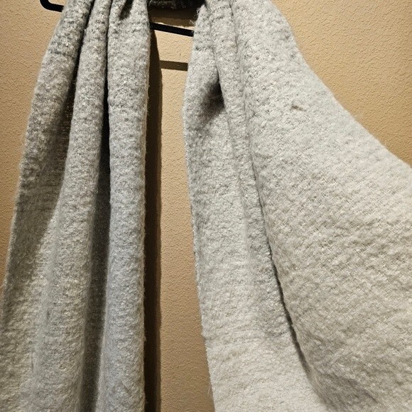 Anthropologie x Mer Sea Ombre Fringe Blanket Oversized Scarf Gray - Picture 3 of 8